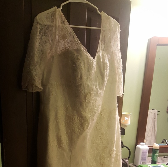 Wedding Dress - Picture 4 of 4